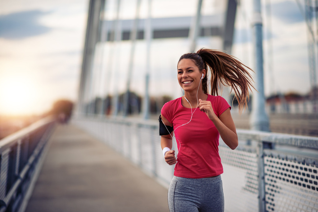 Entrena con música para correr más kilómetros: recomendado por la ciencia