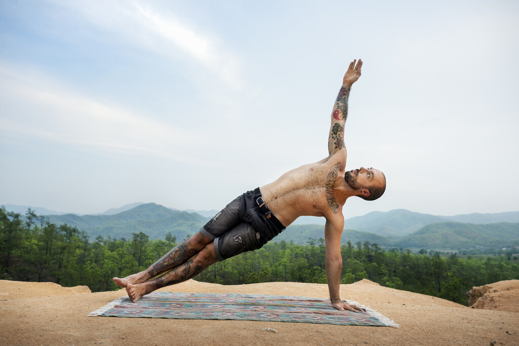 Cinco posturas de Yoga que te ayudan a tener unos brazos fuertes