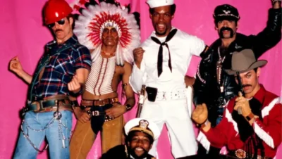 Village People se opone a los recortes en el sistema sanitario